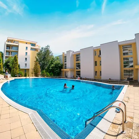 Apartment Imperial And Crown Noks Grand