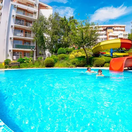 Imperial And Crown Fort Noks Grand Apartman