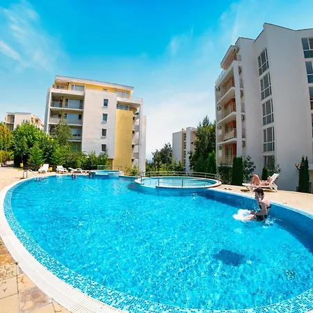 Imperial And Crown Noks Grand Apartment