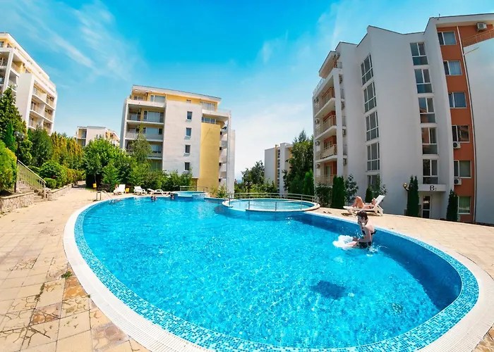 Imperial And Crown Noks Grand 아파트